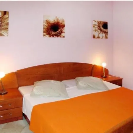 Ein Im Zweirosen By Interhome Fažana