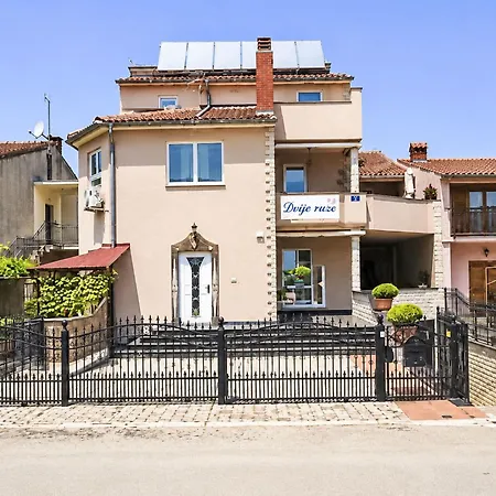 Ein Im Zweirosen By Interhome شقة